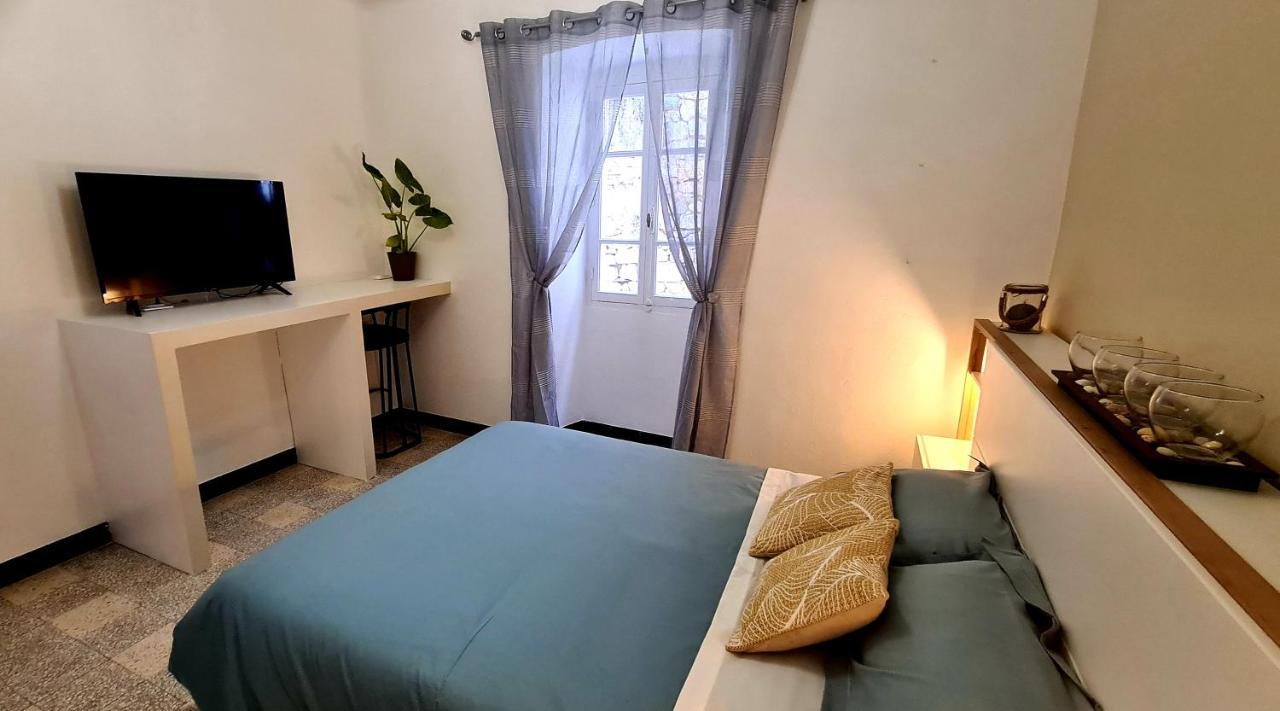 Lou Mouli Di Baou Bed & Breakfast ลาโบม ภายนอก รูปภาพ